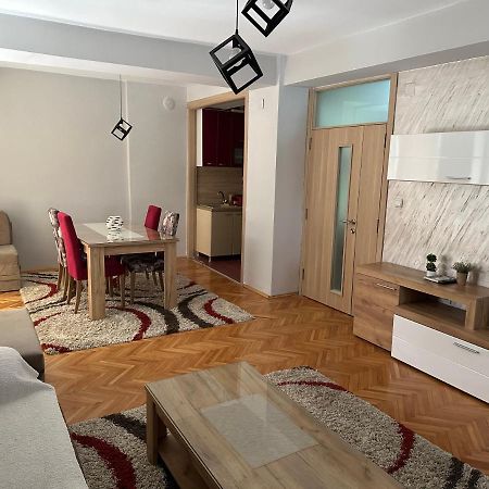 Ferienwohnung Dada Lux Kumanovo Exterior foto